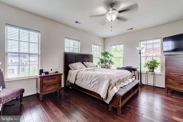 $899,900 | 510 Overlook Park Drive, Unit 32, Oxon Hill, MD 20745