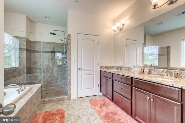 $899,900 | 510 Overlook Park Drive, Unit 32, Oxon Hill, MD 20745