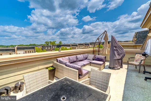 $899,900 | 510 Overlook Park Drive, Unit 32, Oxon Hill, MD 20745