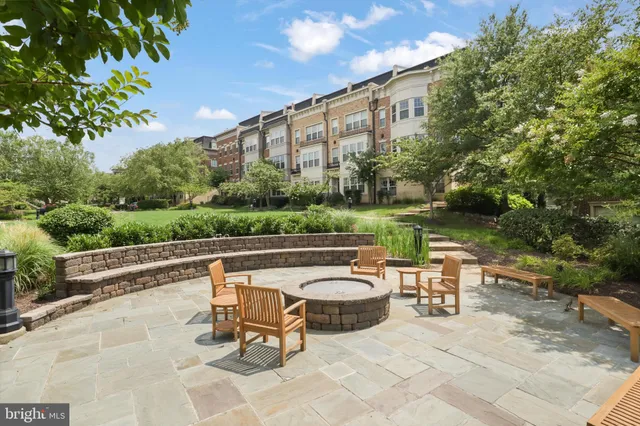 $899,900 | 510 Overlook Park Drive, Unit 32, Oxon Hill, MD 20745