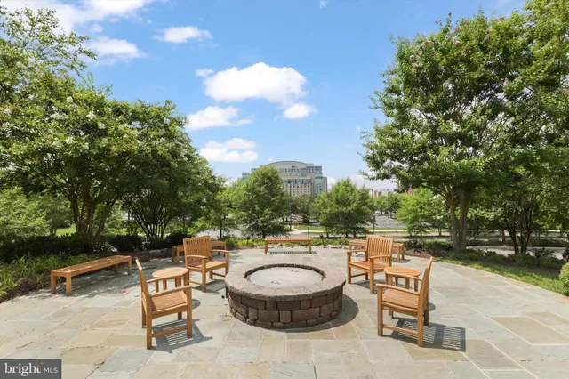 $899,900 | 510 Overlook Park Drive, Unit 32, Oxon Hill, MD 20745