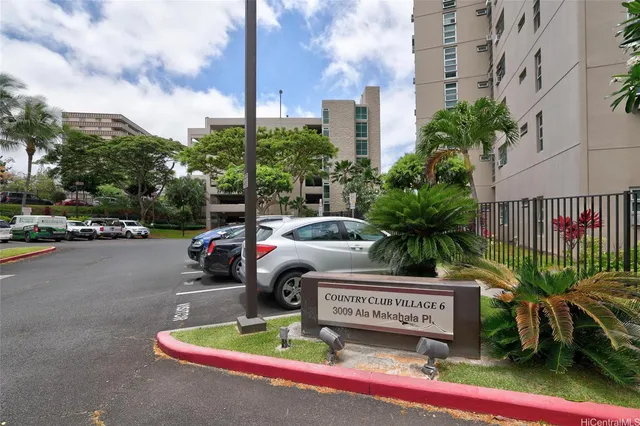 $575,000 | 3009 Ala Makahala Place, Unit 214, Honolulu, HI 96818