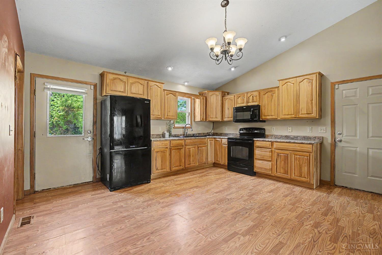 8320 Keister Road Middletown, OH 45042 - Photo 6 of 21