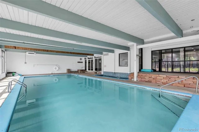 a view of a large window with an outdoor space