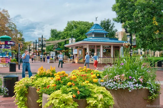 a picture of a wall with a white wall and a white wall