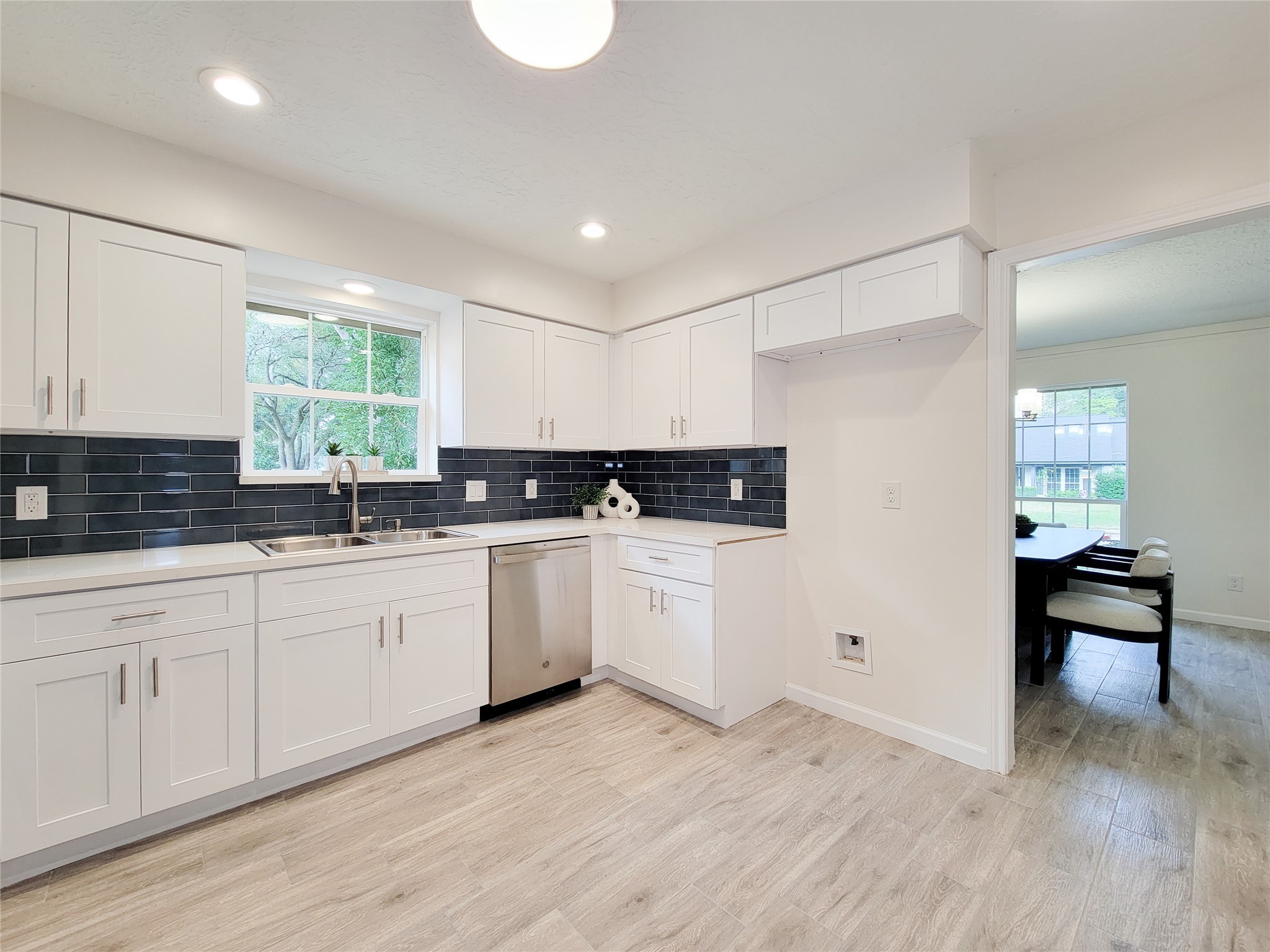 10703 Idlebrook Drive Houston, TX 77070 - Photo 16 of 47 stunning remodeled kitchen with new applicances