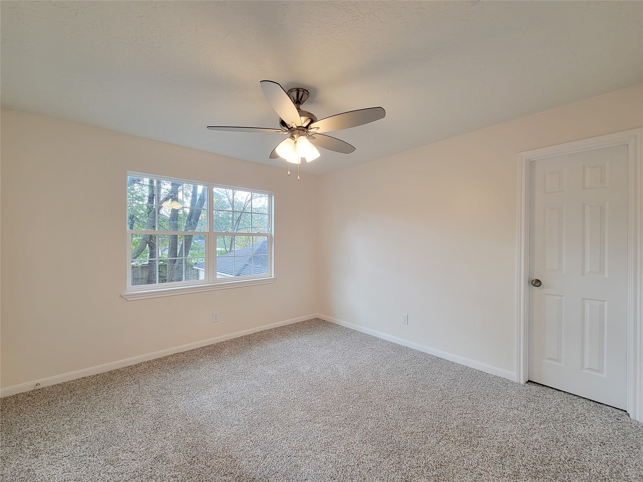 10703 Idlebrook Drive Houston, TX 77070 - Photo 41 of 47 third bedroom