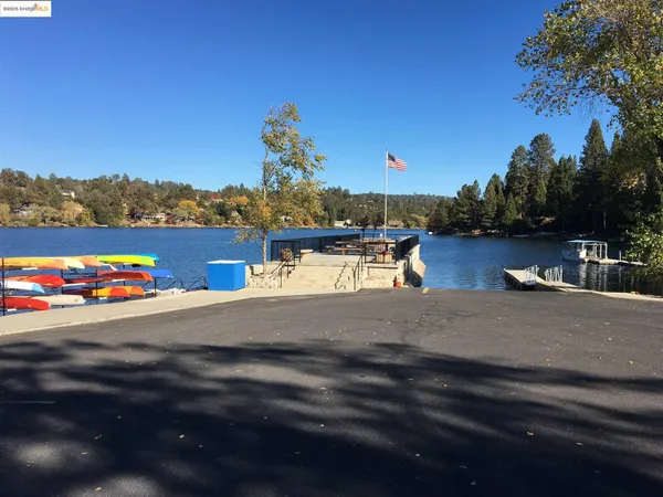 a view of a lake with houses