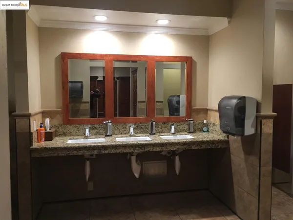 a view of sitting area with furniture