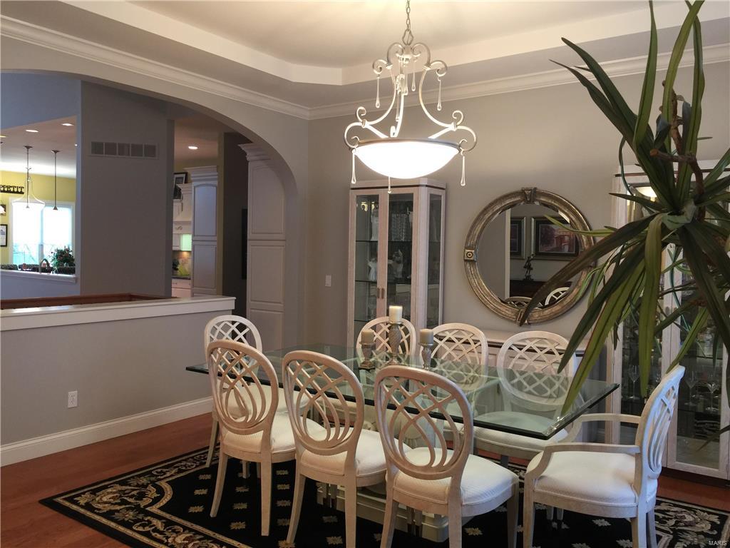 1934 Chesterfield Ridge Circle Chesterfield, MO 63017 - Photo 6 of 57 Gallery Image 6