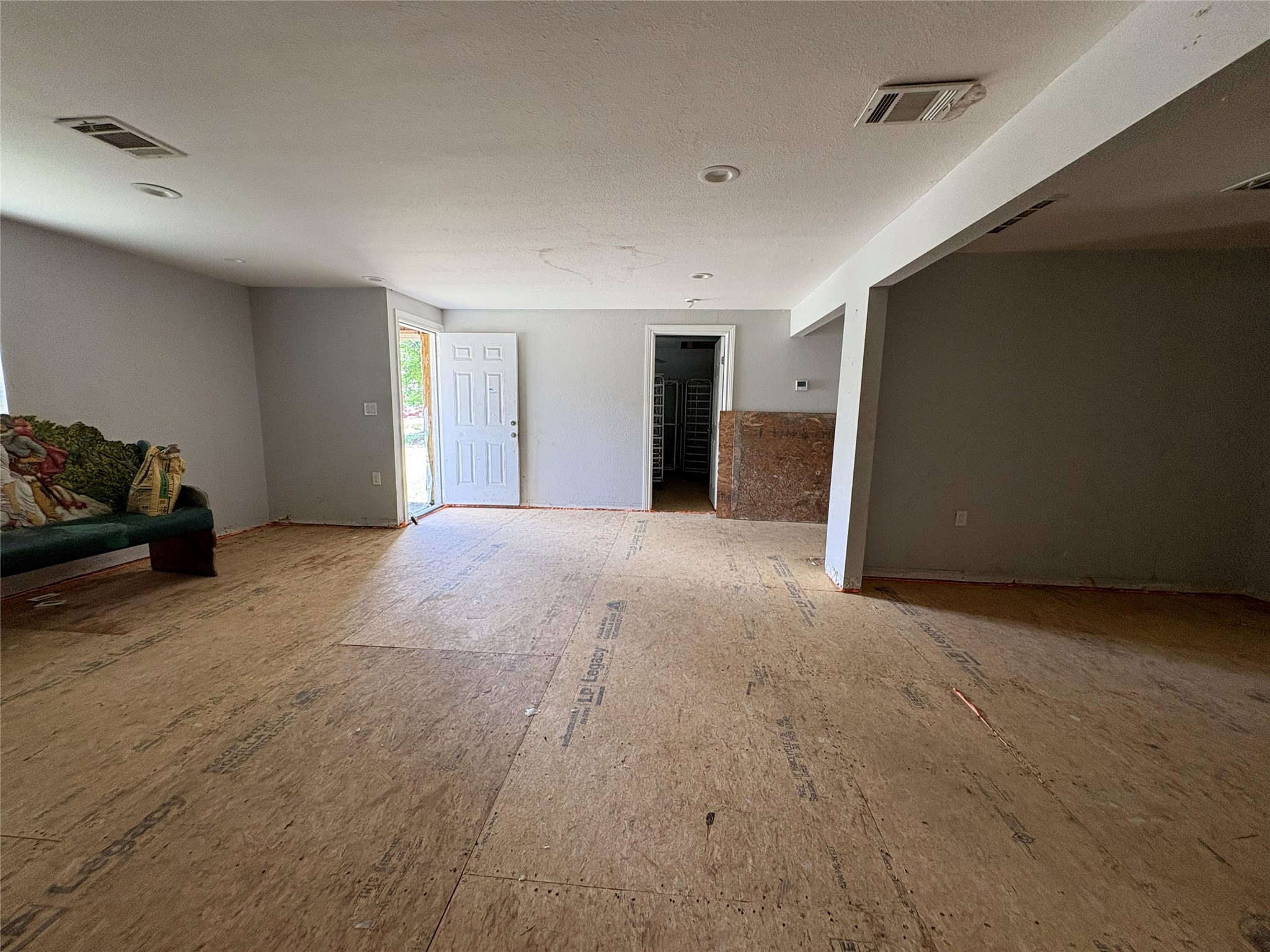 210 Vista Road Pasadena, TX 77504 - Photo 8 of 12