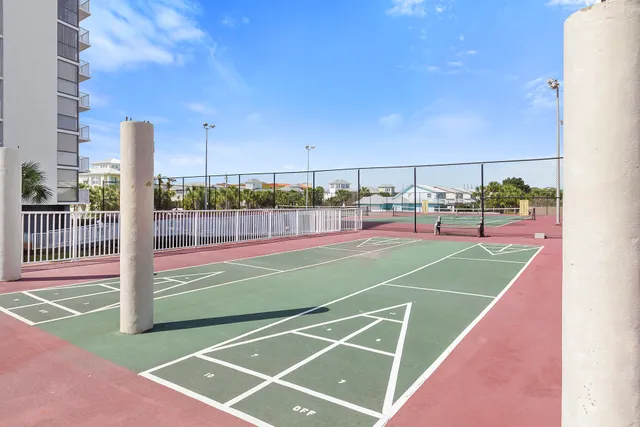 a view of a tennis court