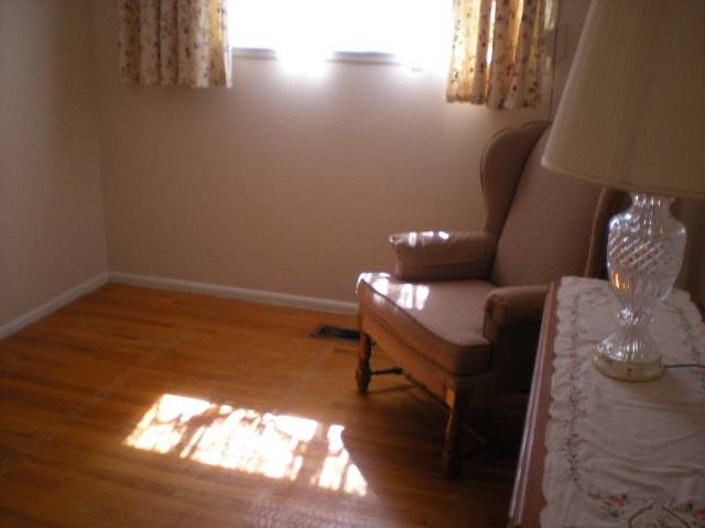 2318 Edwin Warren, MI 48092 - Photo 12 of 20 31050535-11.JPG