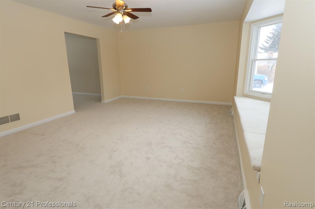 6481 Winans Lake Road Brighton, MI 48116 - Photo 2 of 19 Gallery Image 2