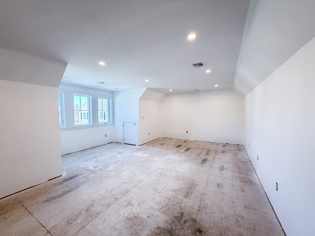 4 Oneil Way Saugus, MA 01906 - Photo 21 of 42