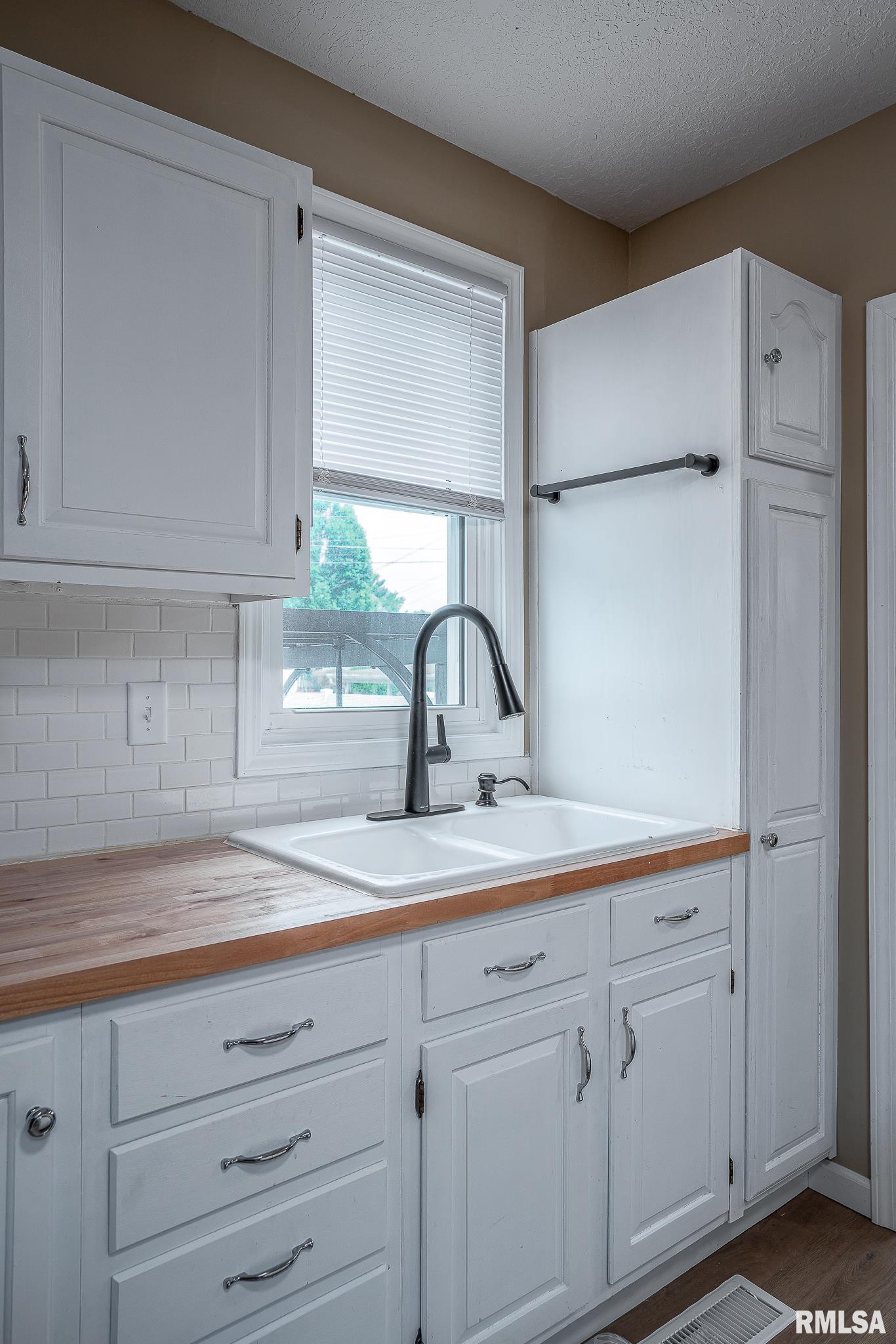 2612 7th Street Moline, IL 61265 - Photo 6 of 19 Gallery Image 6