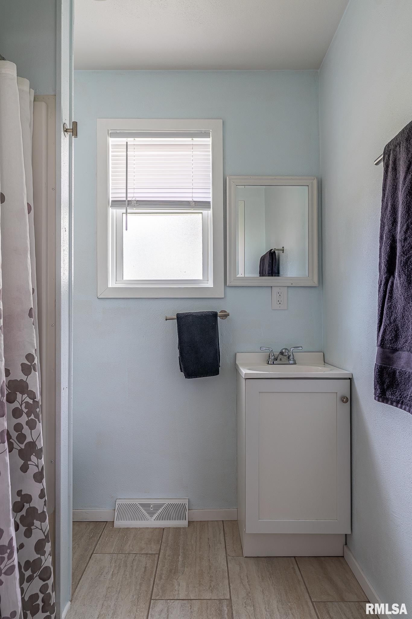 2612 7th Street Moline, IL 61265 - Photo 10 of 19 Gallery Image 10