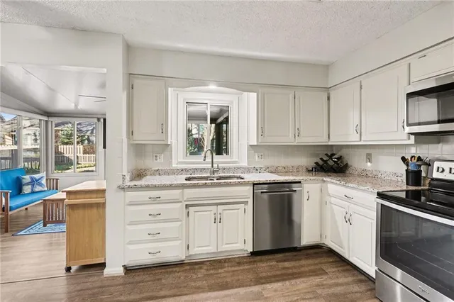 $515,000 | 11712 Hardy Street, Overland Park, KS 66210