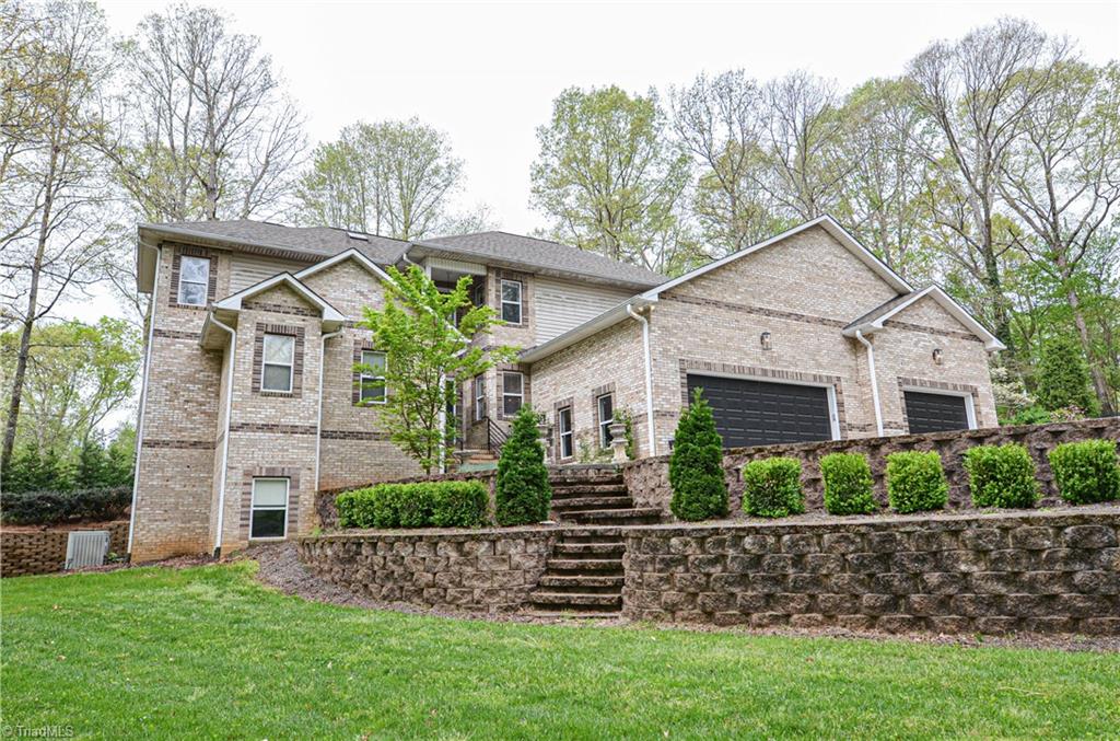 5501 Folkstone Road Pfafftown, NC 27040 - Photo 2 of 50 Gallery Image 2