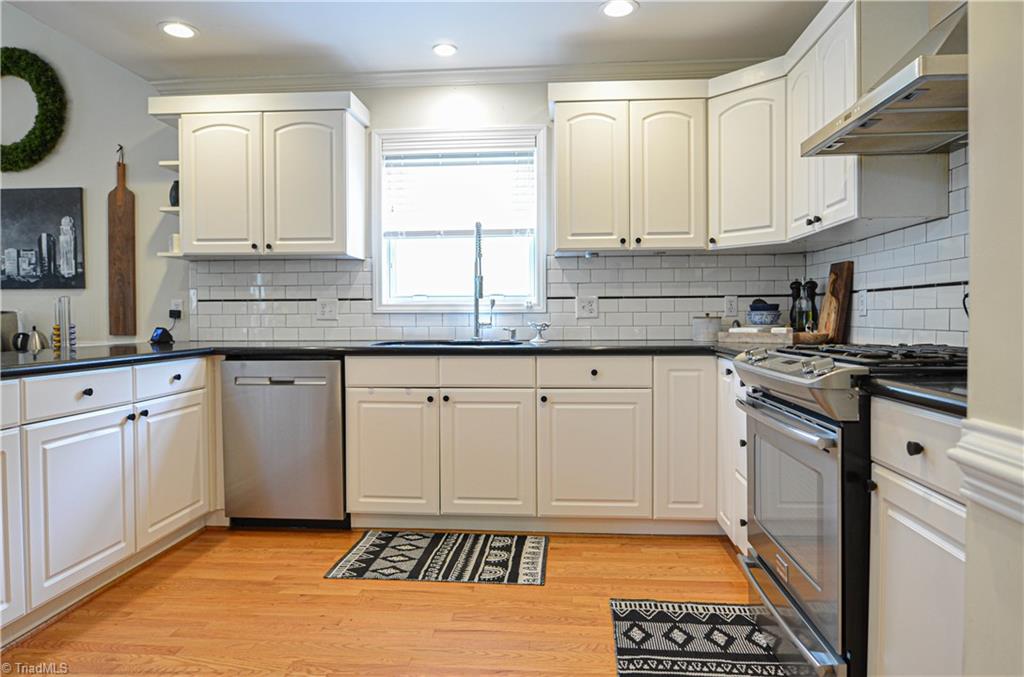 5501 Folkstone Road Pfafftown, NC 27040 - Photo 14 of 50 Gallery Image 14