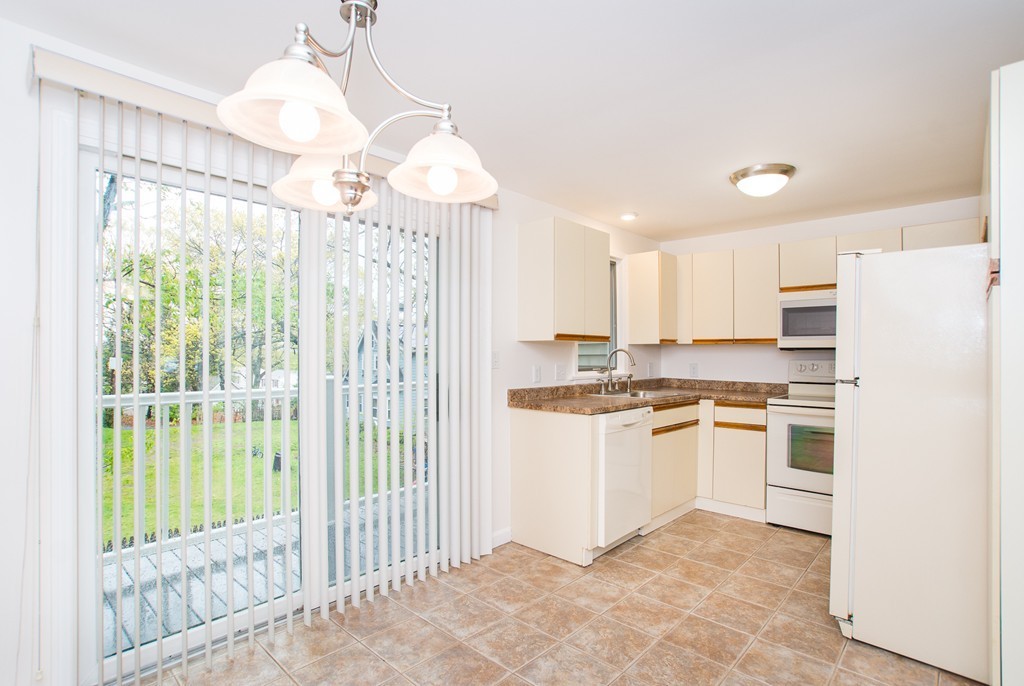 86 Victoria Heights Road, Unit 86 Boston, MA 02136 - Photo 4 of 22 Gallery Image 4