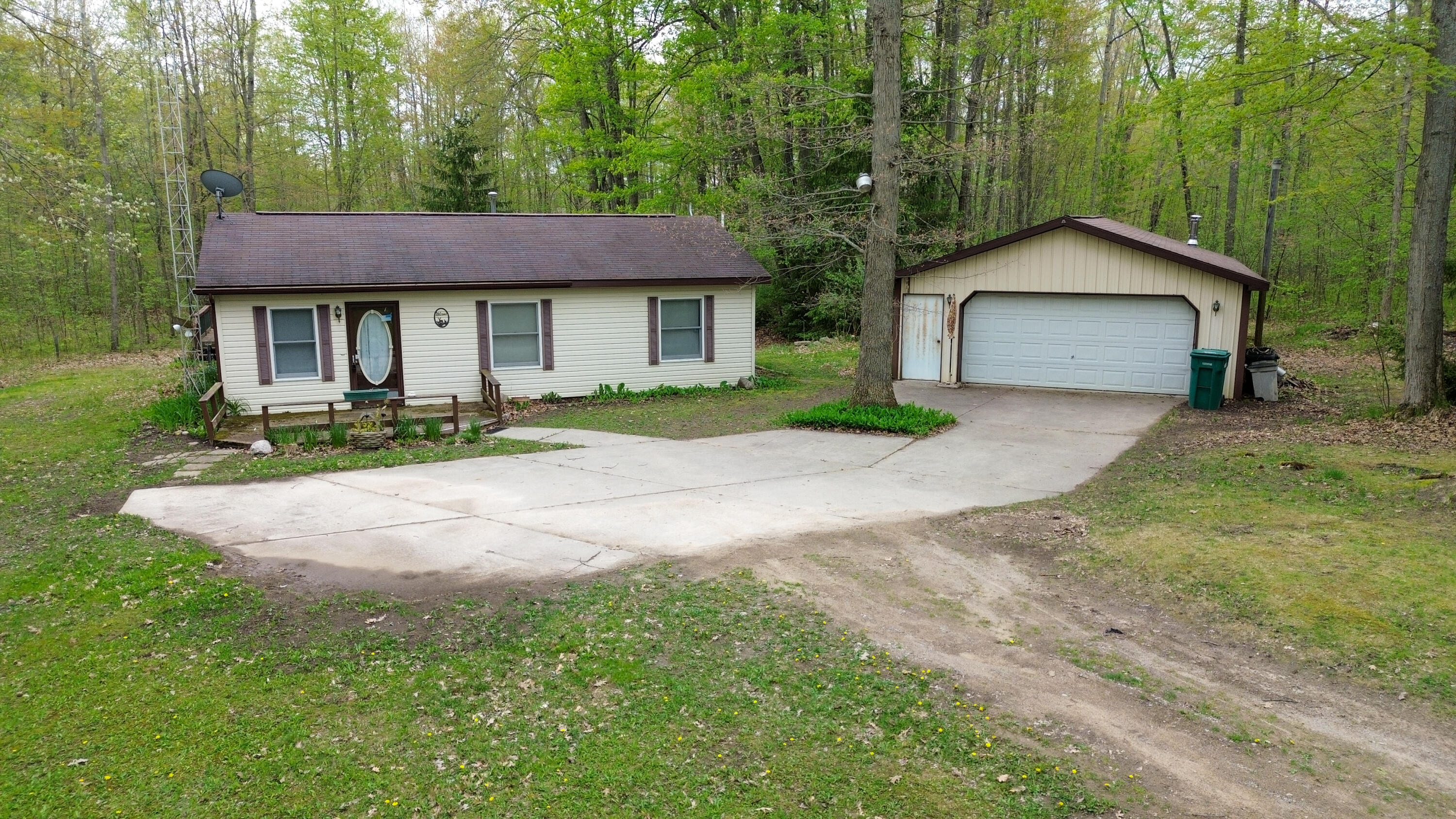2081 Deer Lake Road Harrison, MI 48625 - Photo 34 of 42 Mid House Low