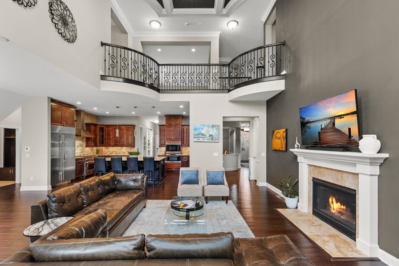 10033 Frederick Place Eden Prairie, MN 55347 - Photo 4 of 73