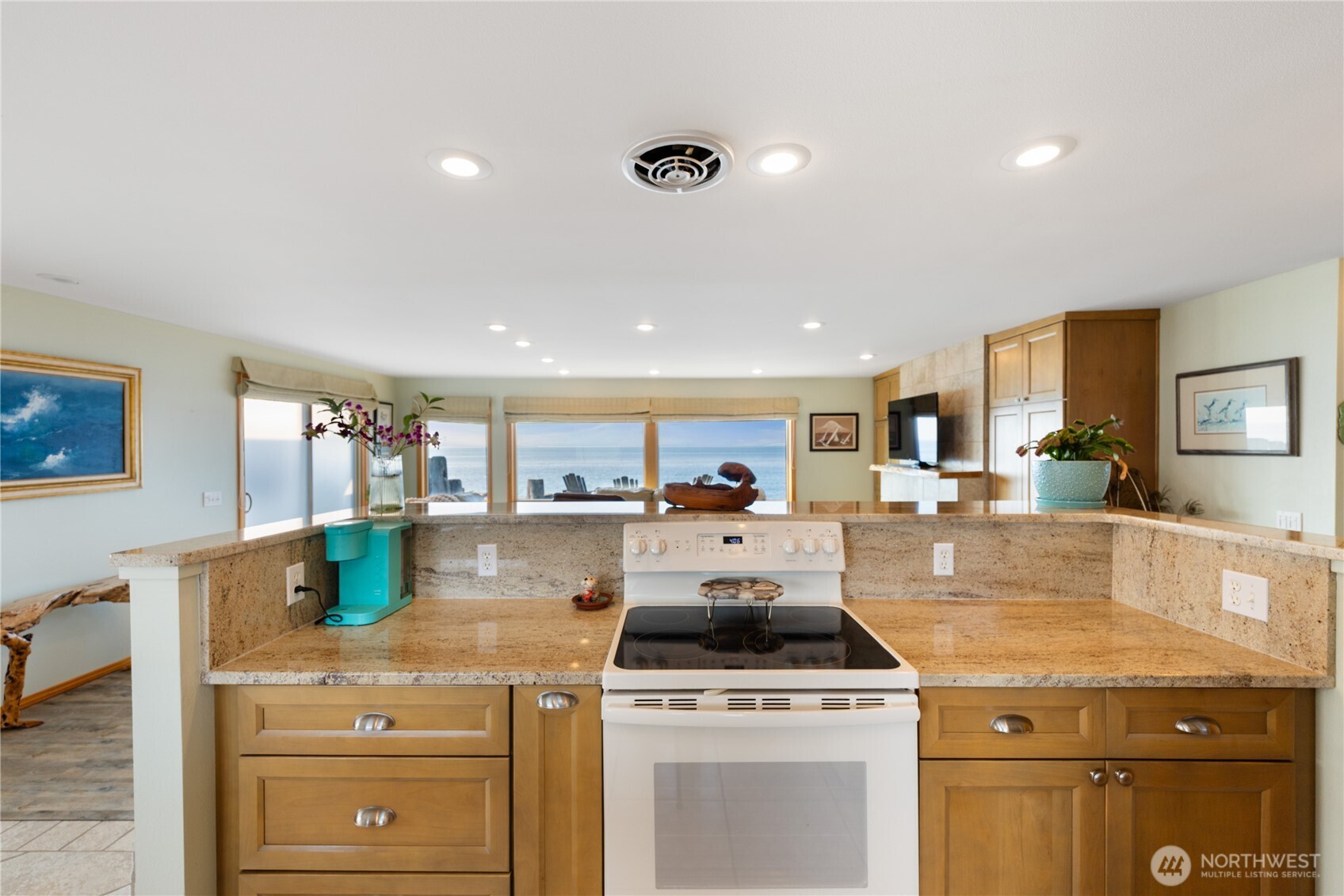 2597 West Beach Road Oak Harbor, WA 98277 - Photo 12 of 31 Gallery Image 12
