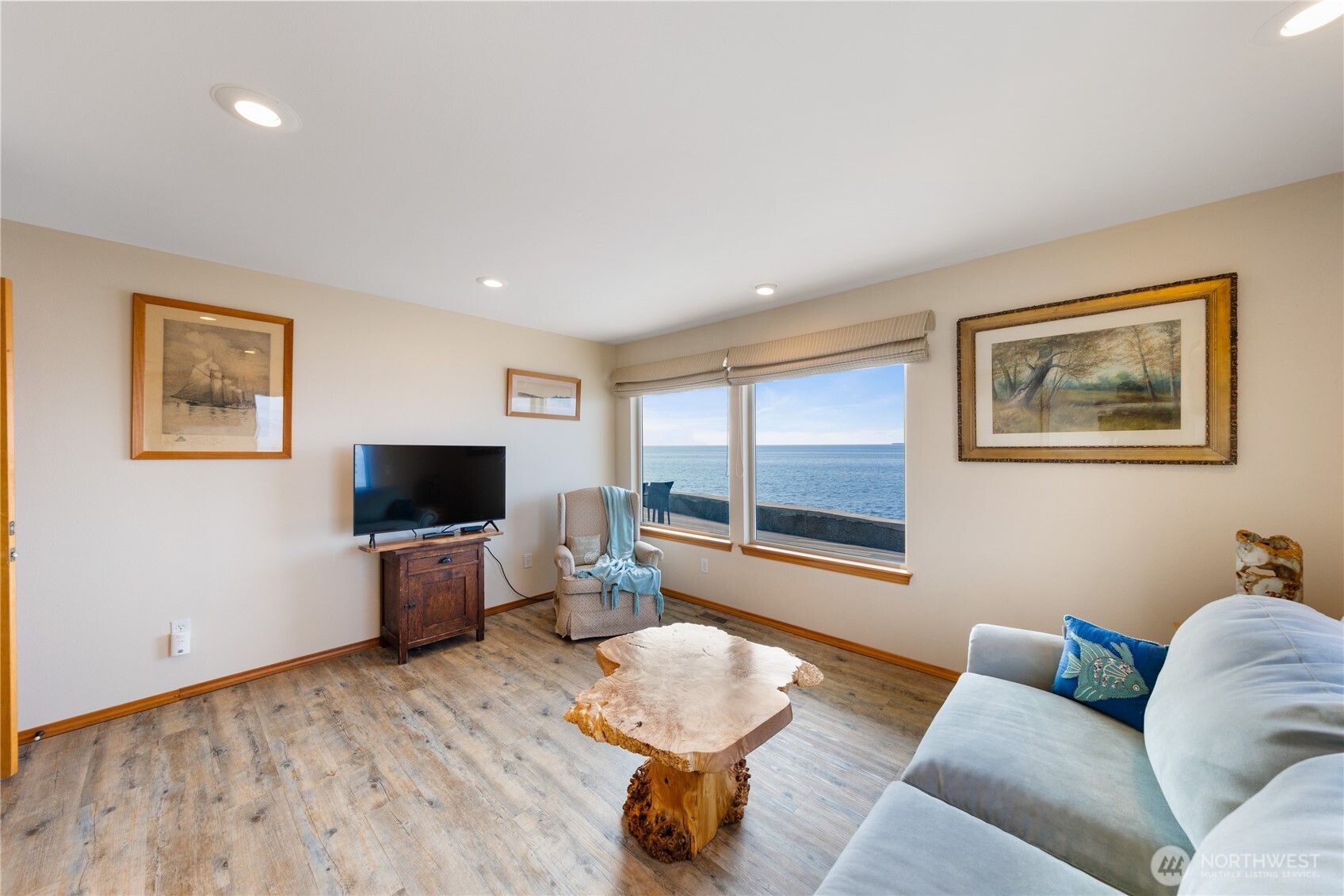 2597 West Beach Road Oak Harbor, WA 98277 - Photo 14 of 31 Gallery Image 14