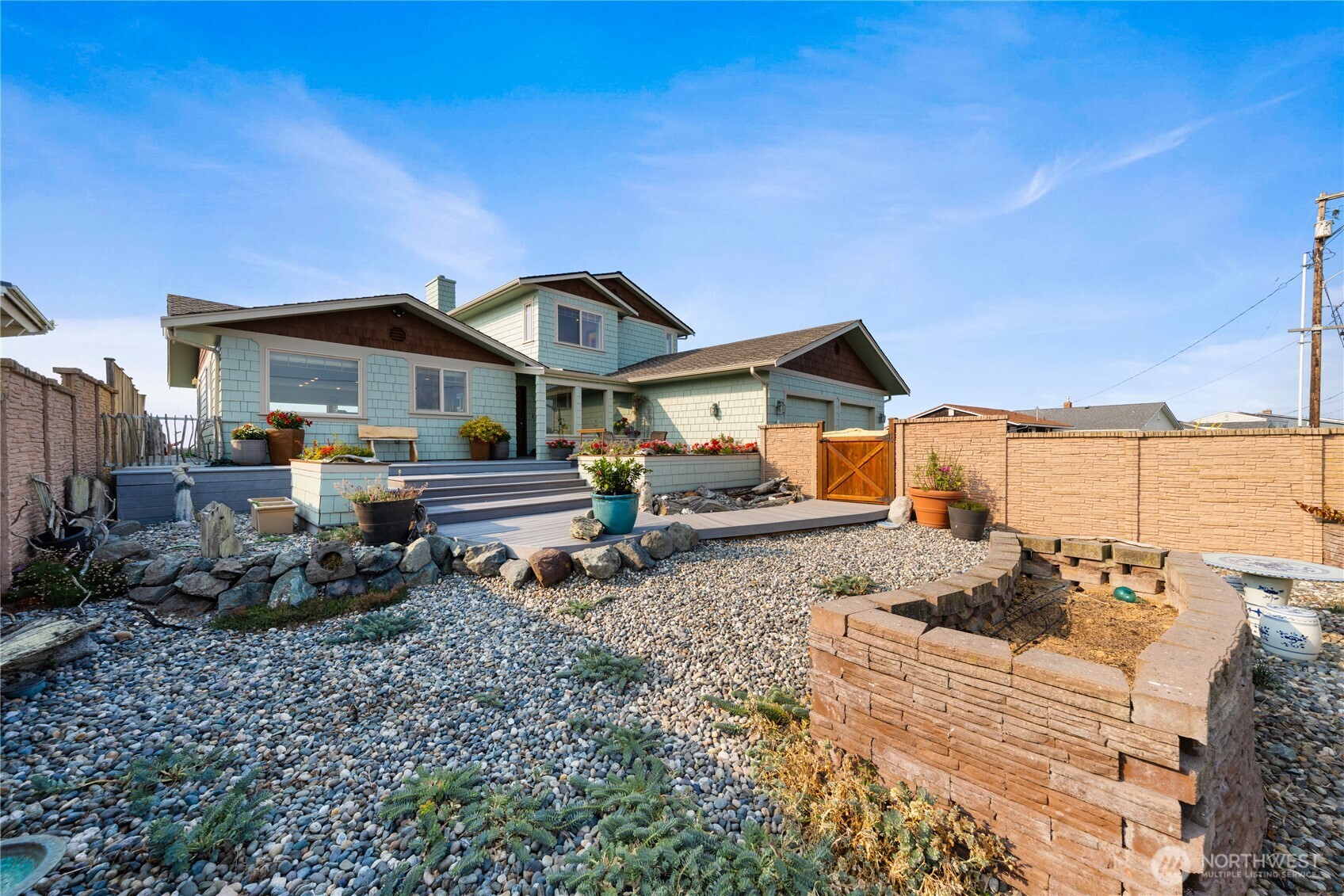2597 West Beach Road Oak Harbor, WA 98277 - Photo 2 of 31 Gallery Image 2
