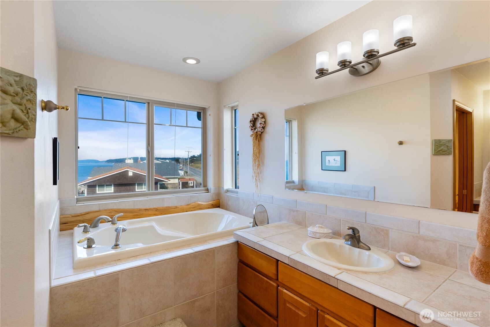 2597 West Beach Road Oak Harbor, WA 98277 - Photo 21 of 31 Gallery Image 21