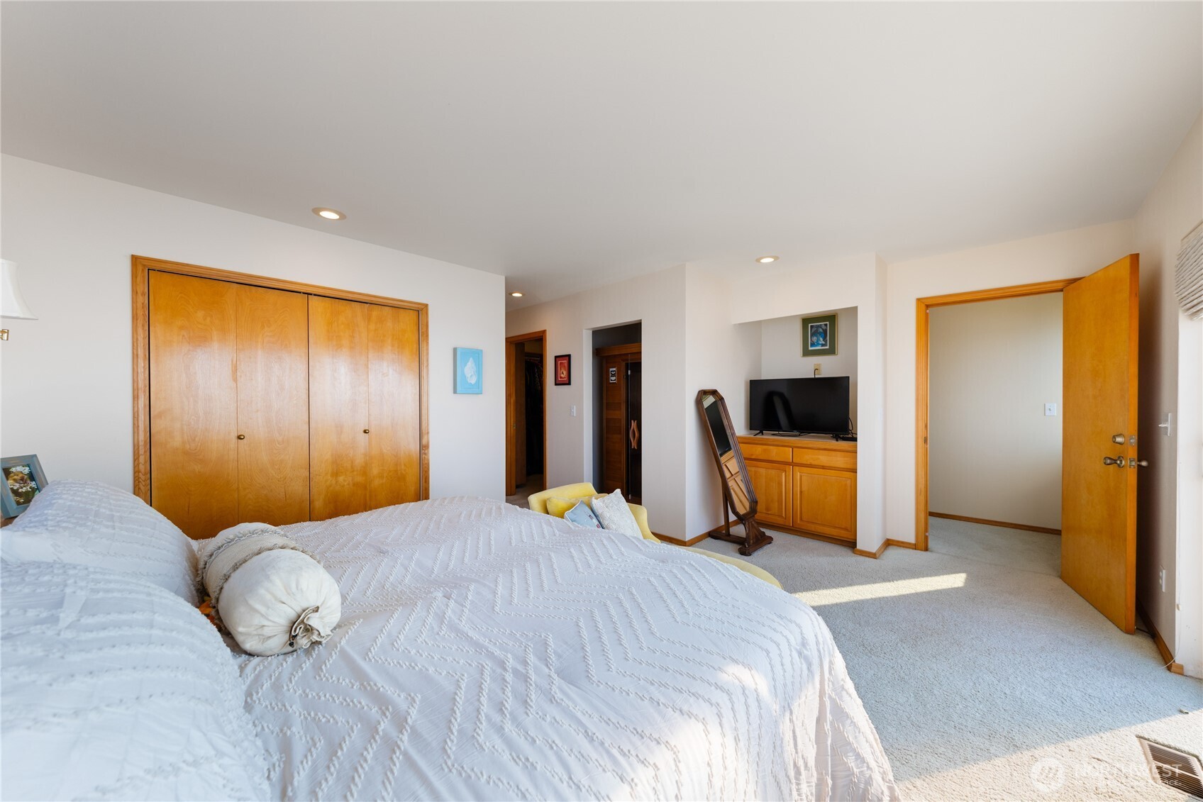 2597 West Beach Road Oak Harbor, WA 98277 - Photo 27 of 31 Gallery Image 27