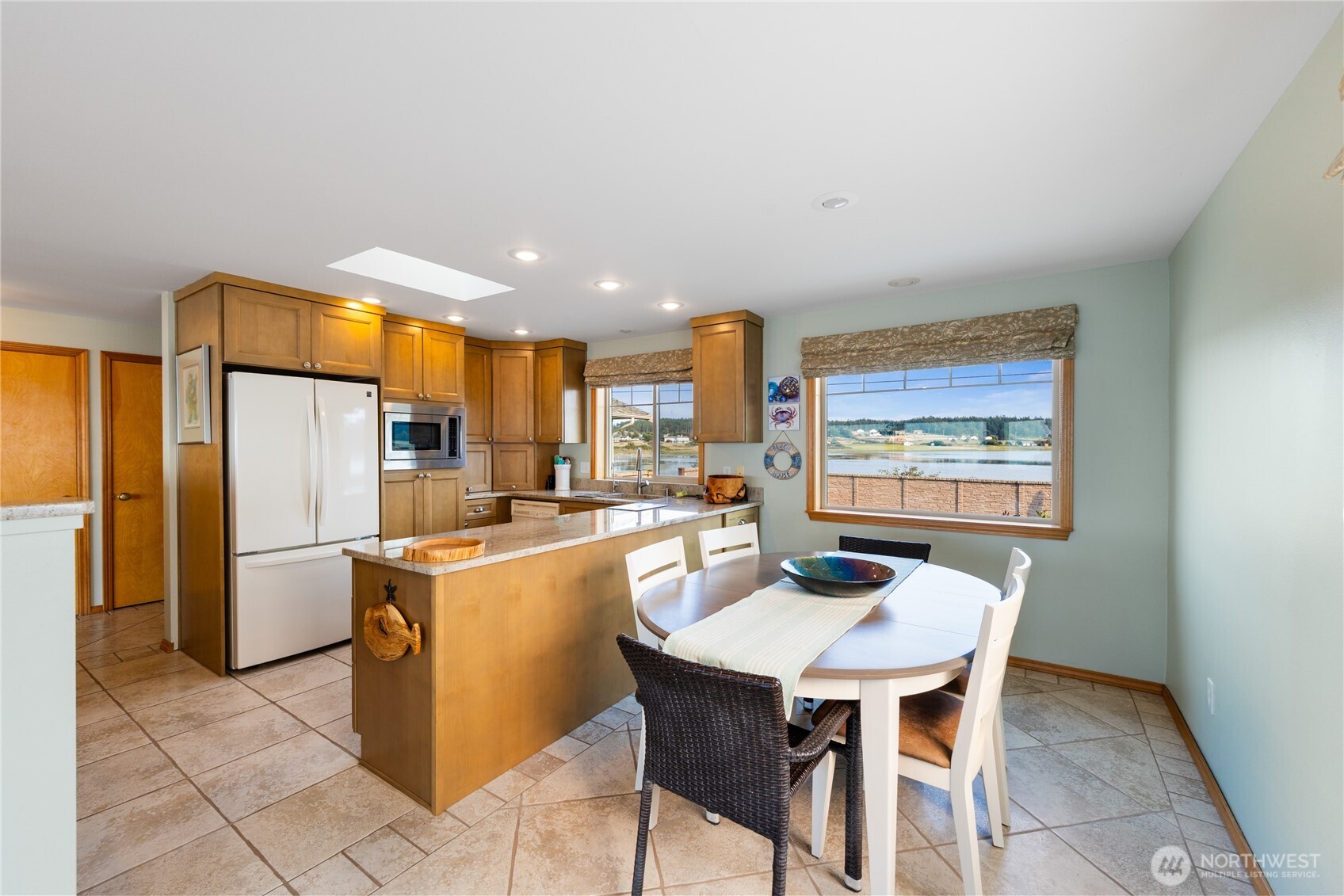 2597 West Beach Road Oak Harbor, WA 98277 - Photo 8 of 31 Gallery Image 8