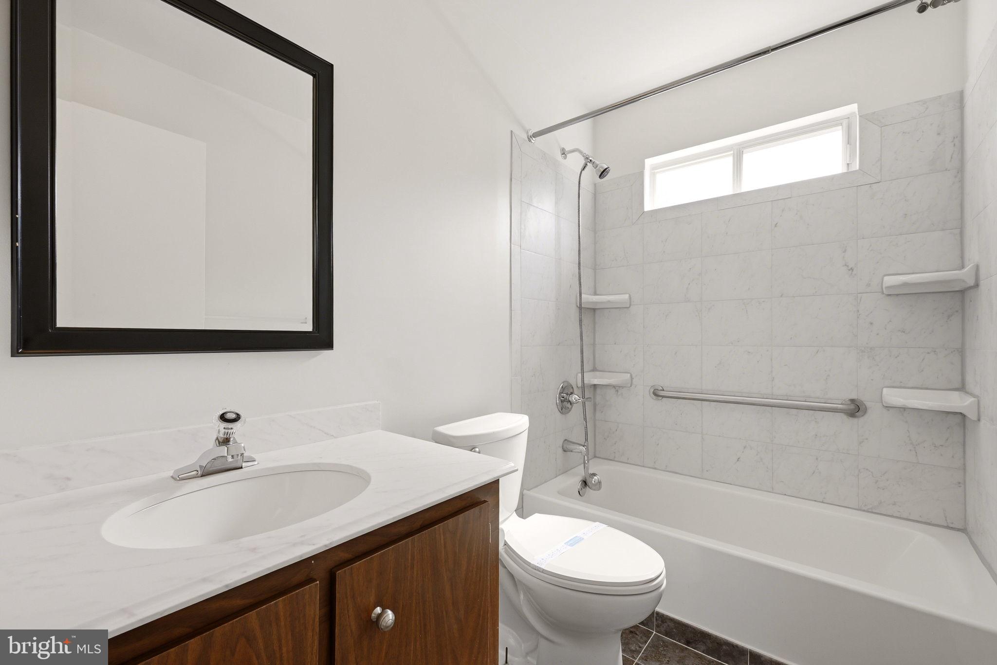 38 Dunstable Road Southampton, NJ 08088 - Photo 22 of 26 Main bathroom