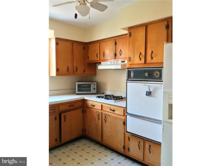 1150 Norwalk Road Philadelphia, PA 19115 - Photo 3 of 20 Kitchen