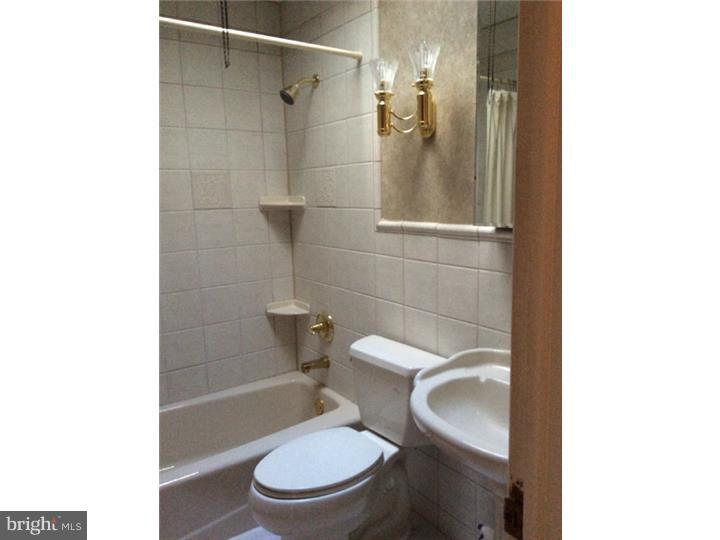 1150 Norwalk Road Philadelphia, PA 19115 - Photo 9 of 20 Bathroom