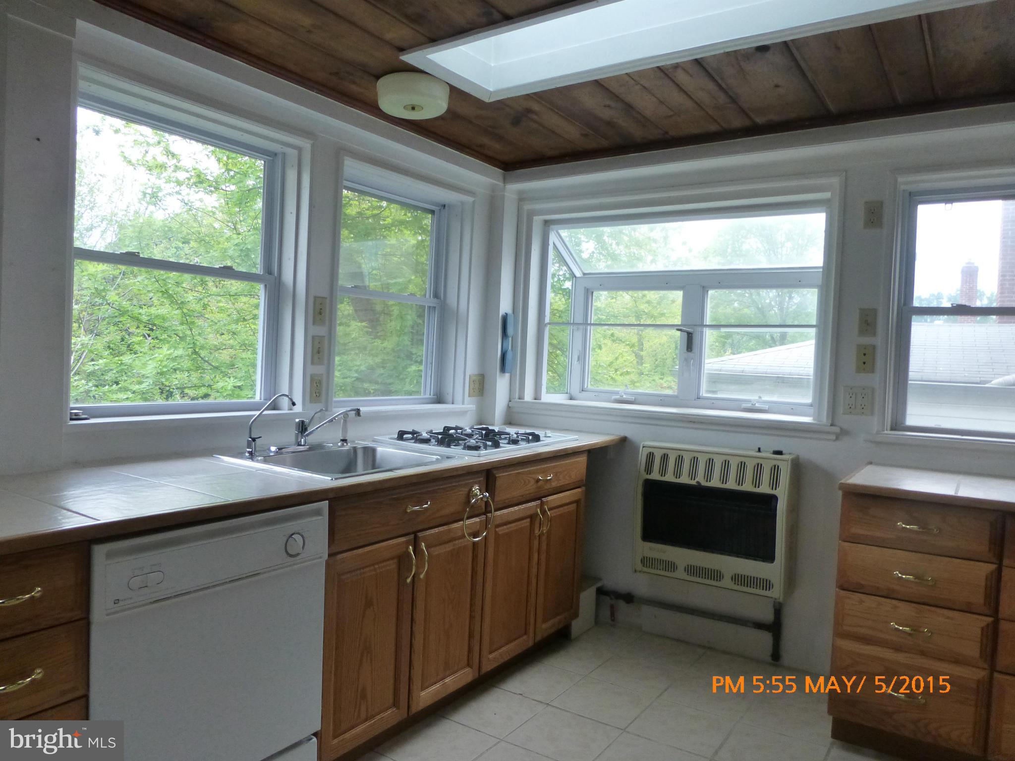 11921 Andrew Street Silver Spring, MD 20902 - Photo 8 of 18 Kitchen