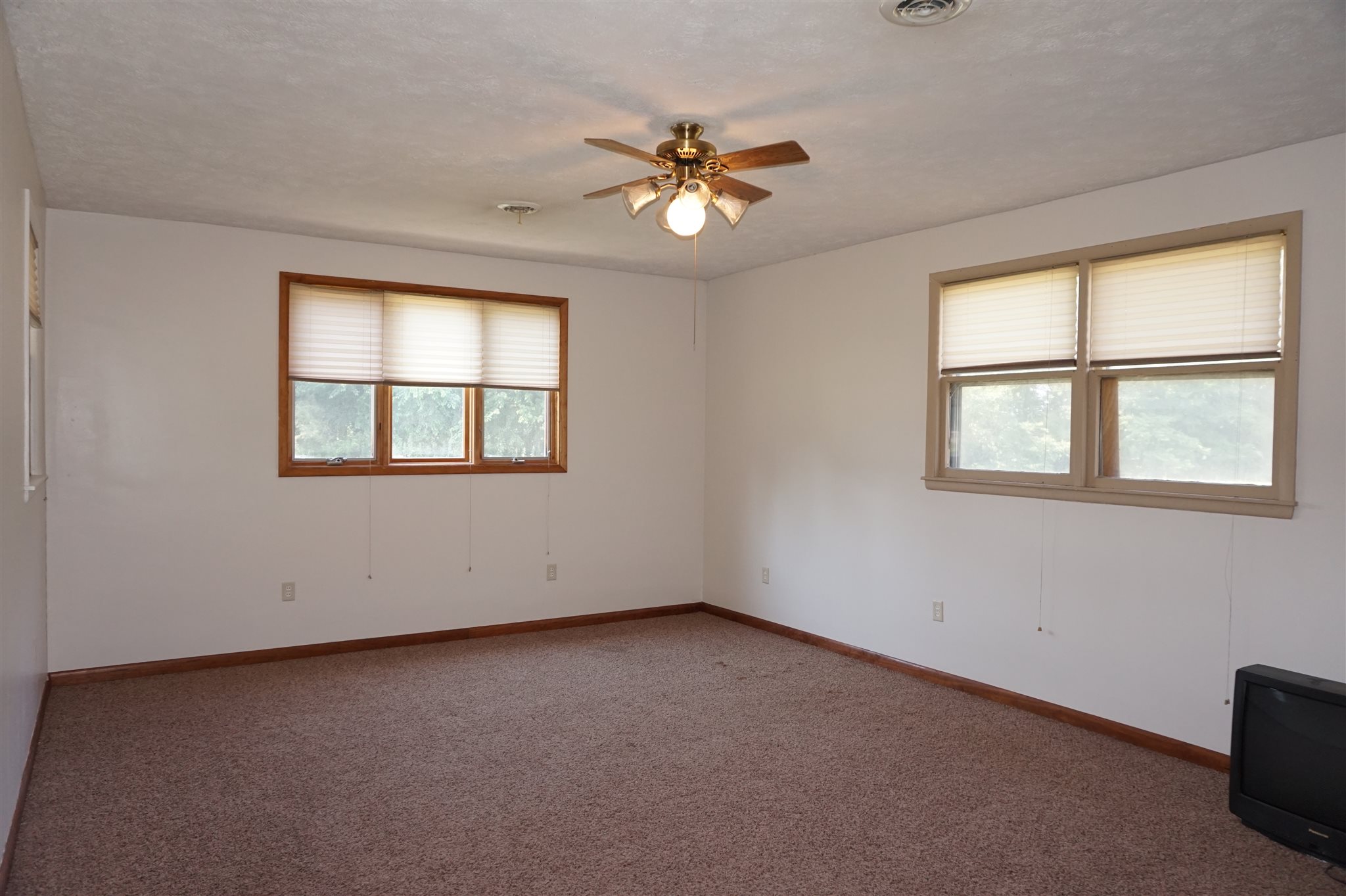 3225 North Mexico Road Peru, IN 46970 - Photo 12 of 33 Gallery Image 12
