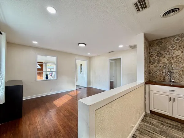 $1,920 | 3494 6th Avenue North, Unit 1, St. Petersburg, FL 33713