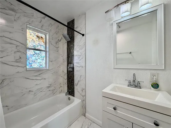 $1,920 | 3494 6th Avenue North, Unit 1, St. Petersburg, FL 33713