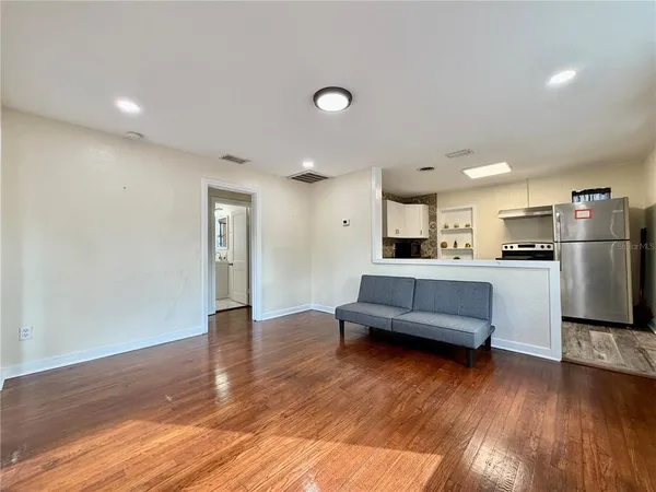 $1,920 | 3494 6th Avenue North, Unit 1, St. Petersburg, FL 33713