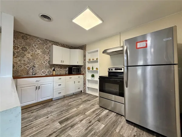 $1,920 | 3494 6th Avenue North, Unit 1, St. Petersburg, FL 33713