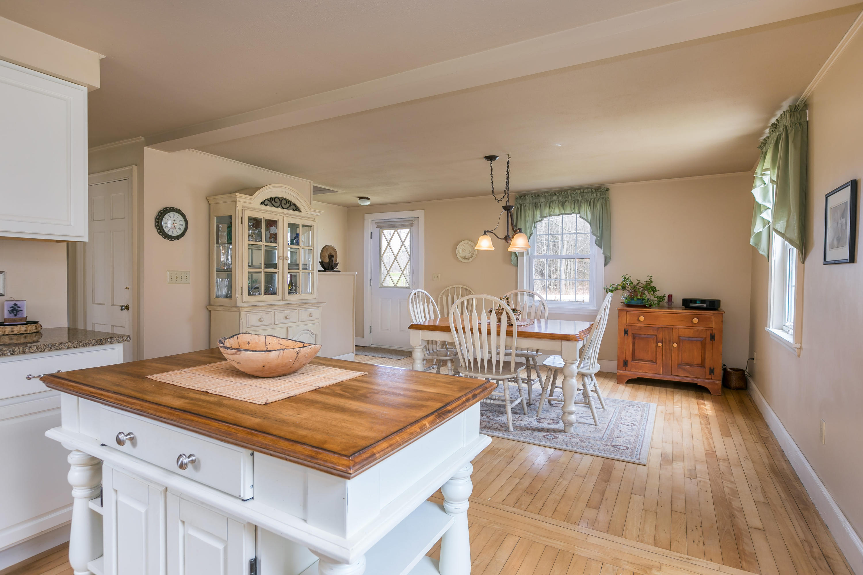 64 Babbidge Road Falmouth, ME 04105 - Photo 8 of 42 64 Babbidge Rd Falmouth ME-print-008-11-