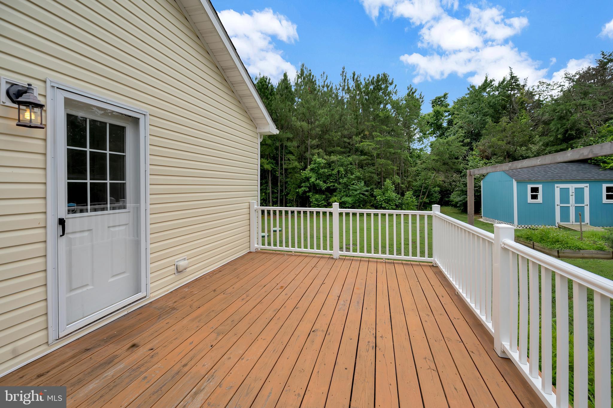 7238 Blanton Road Ruther Glen, VA 22546 - Photo 33 of 41 Deck area