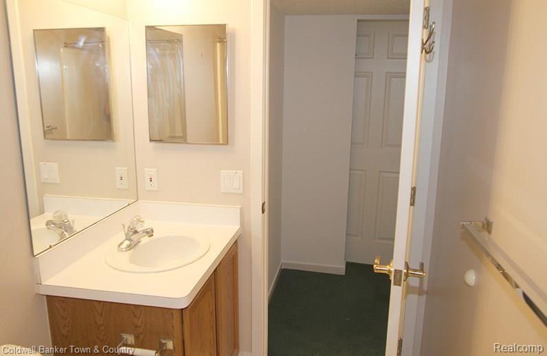 30780 Golden Ridge Novi, MI 48377 - Photo 28 of 34 Gallery Image 28