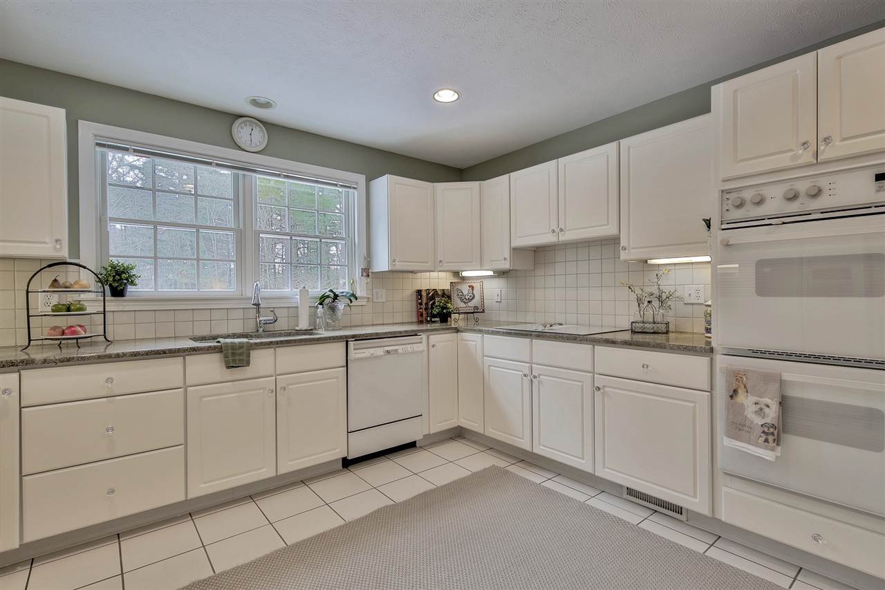 26 Simeon Wilson Road Amherst, NH 03031 - Photo 5 of 37