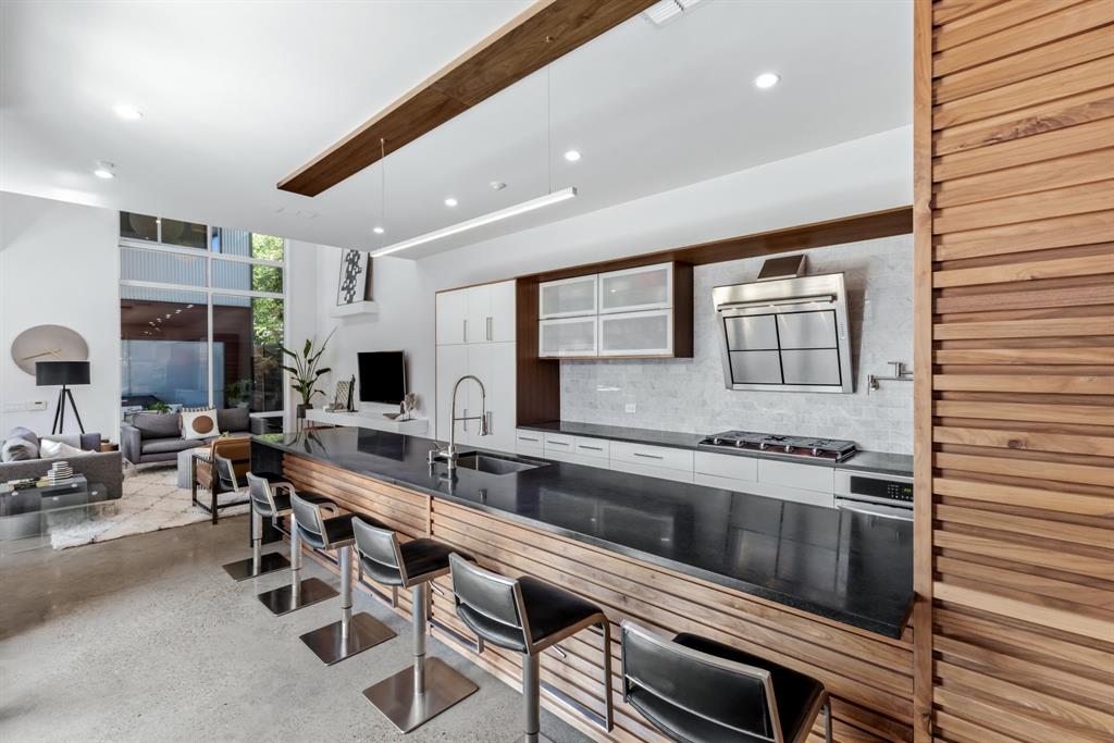 5103 Milam Street Dallas, TX 75206 - Photo 9 of 33