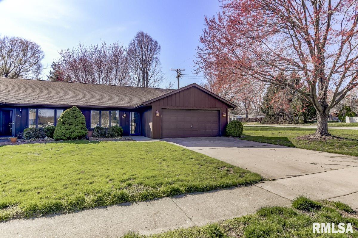 101 Oxford Road Springfield, IL 62704 - Photo 1 of 27