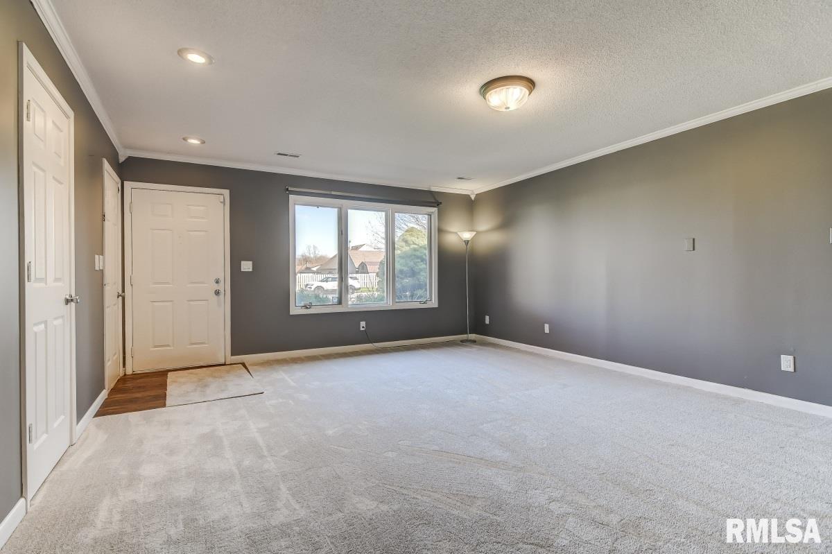 101 Oxford Road Springfield, IL 62704 - Photo 2 of 27