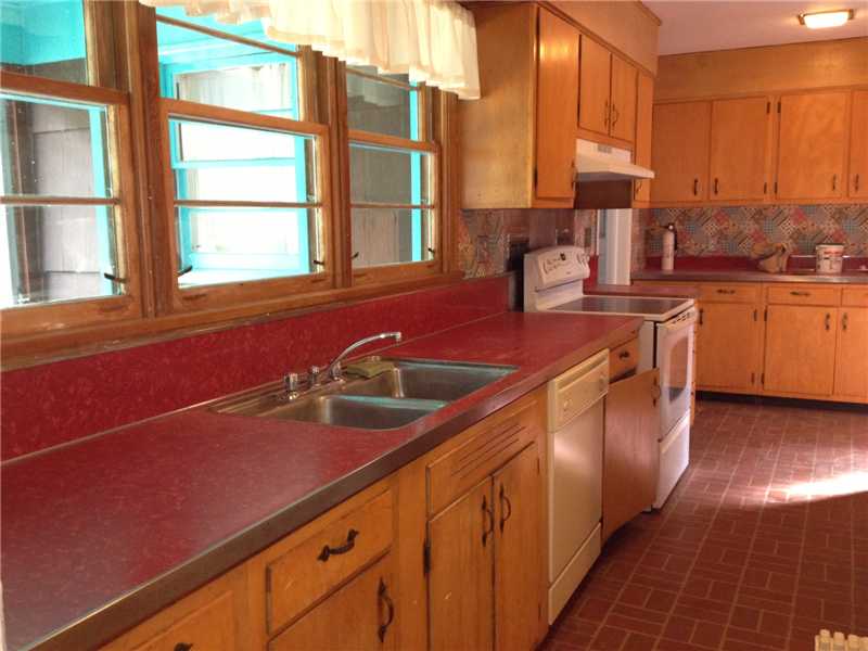 191 Watch Hill Road Westerly, RI 02891 - Photo 8 of 25 Kitchen.